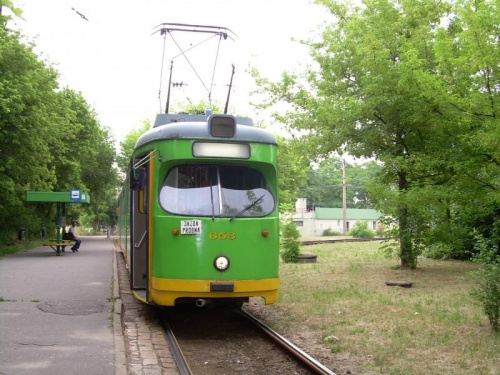 Helmut #653 jako probna jazda stoi na petli Piątkowska