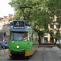 #810 obsługujący linie 4 wjezdza na Plac Wielkopolski