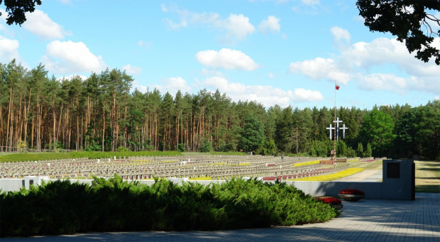 Cmentarz żołnierzy polskich w Palmirach, Kampinowski Park Narodowy #Palmiry #KampinowskiParkNarodowy