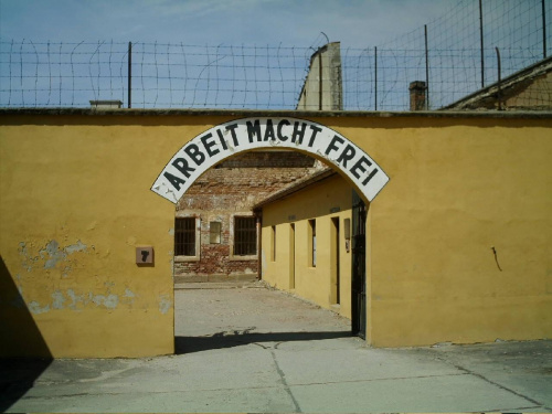 #Terezinstadt