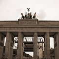 Brama Brandenburska, wazna budowla w Berlinie, jeden z charakterystycznych punktow miasta, zaprojektowana przez slynnego niemieckiego architekta Carla Gottharda Langhansa. #Berlin
