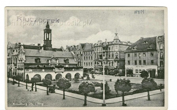 Rynek z ratuszem oraz otaczajacymi go kamieniczkami. #Kluczbork #Kreuzburg #Pocztowka