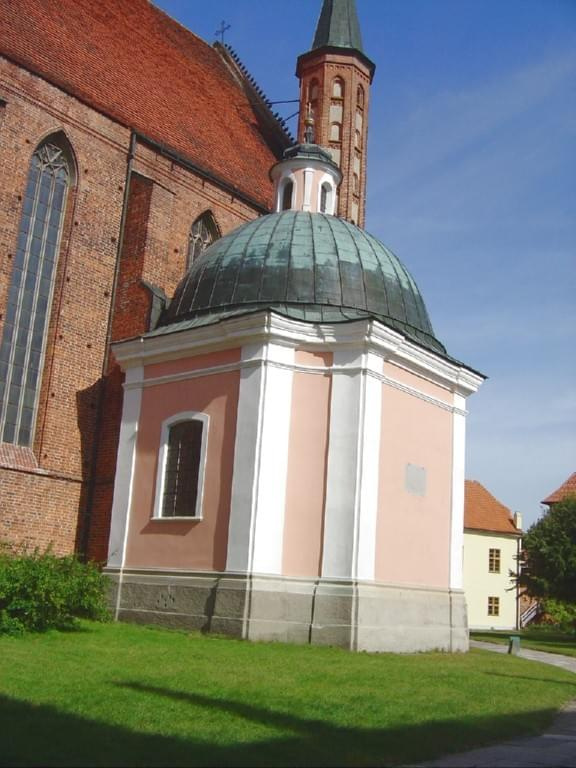 Katedra fromborska - widok z dziedzińca #Frombork