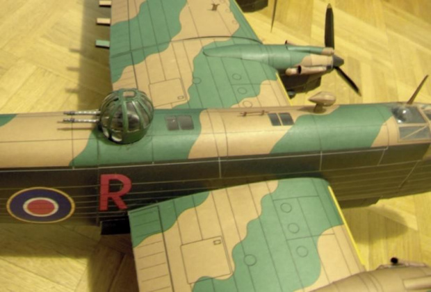 Halifax 1:33 Fly Model by Gulumik