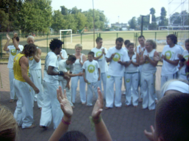 tak sie bawi Unicar .. ;) #unicar #capoeira #Mielno2006 #mielno