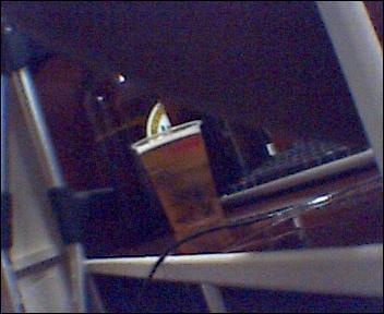noo zomus w kafejce obok mnie lekko wstawiony wylal caly kubeczek piwa hehe :X