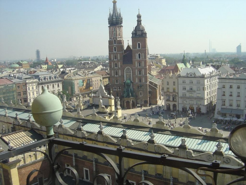 Widok z Wieży Ratuszowej na kosciół Mariacki #Kraków #Miasto #Wawel #Sukiennice