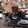 Harley Davidson na Krakowskim Rynku
07 września 2006 #Harley #Davidson #Kraków