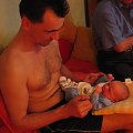 pierwszy wieczór w domu, tatuś taki duży a ja taka mała