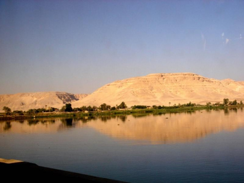 Luxor - zachodni brzeg Nilu.