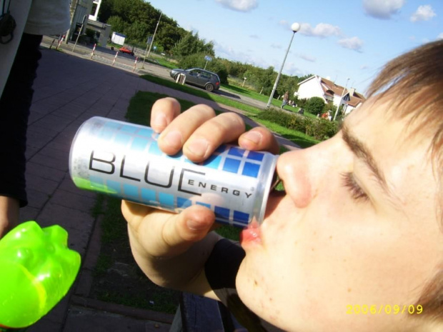 wysa i reklama BLUE energy'drink