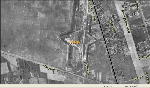 dzieła flankujace na Woli - stan w 1945 i w 2005