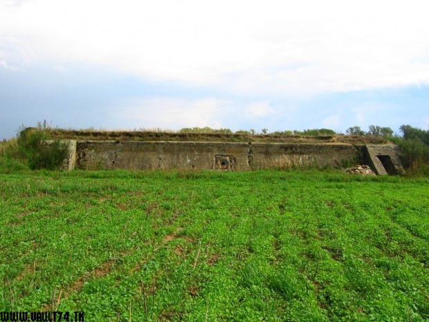 Jeden ze schronów mobilizacyjnych linii Swojczycko-Strachocińskiej #schron #bunkier #fort #swojczyce