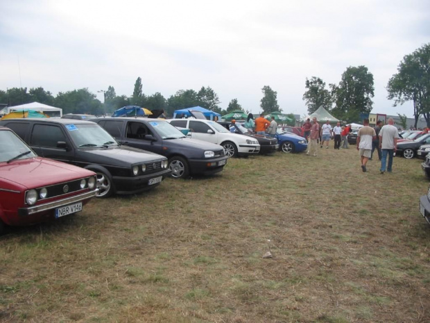 Foto by MareQ member of VW-Cult.pl #Rusocin #Tunning #Golf #Polo #Caddy #Zloty #Spot #Volkswagen #VWMania