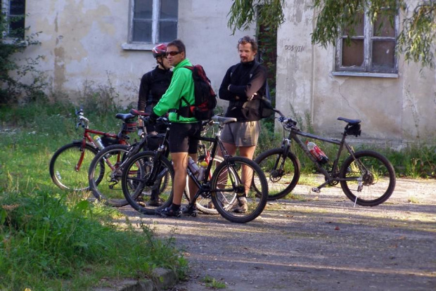 Relacja fotograficzna z wycieczki odbytej 17 IX 2006 roku. Przebiegała ona przez centralną cześć borw tucholskich. Trasa wiodła ze Smętowa przez Osiek i Legbąd do Rytla
Więcej na:
www.phantom.blog.pl