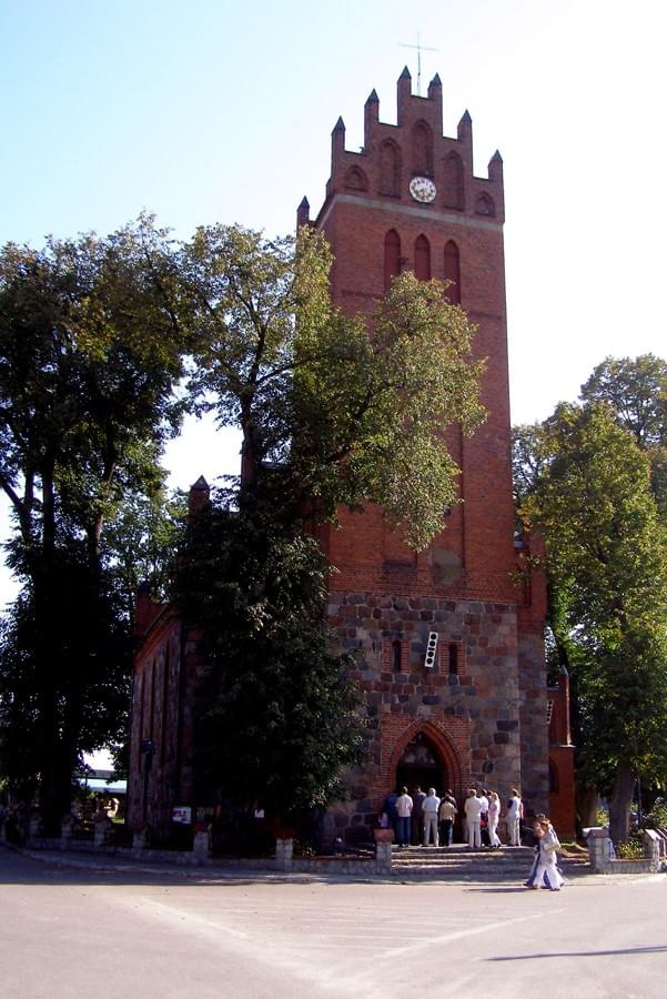 Relacja fotograficzna z wycieczki odbytej 17 IX 2006 roku. Przebiegała ona przez centralną cześć borw tucholskich. Trasa wiodła ze Smętowa przez Osiek i Legbąd do Rytla
Więcej na:
www.phantom.blog.pl