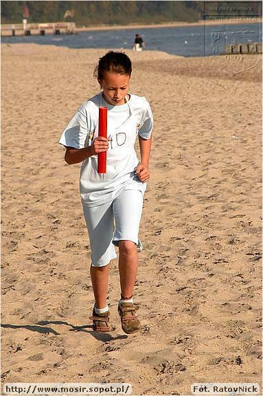 Sztafetowe Biegi Przełajowe po plaży w Sopocie. Organizator sopocki MOSiR #Sp9WSopocie