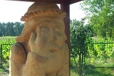 Przy kościele w Chodliku #Chodlik #kościół #kapliczka #figura