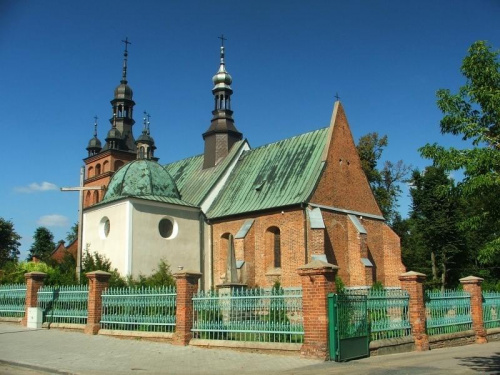 Zwoleń - kościół parafialny p.w. Podwyższenia Krzyża Świętego #Zwoleń #kościół