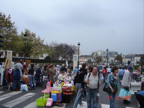 Maisons-Laffitte - brocante w centrum