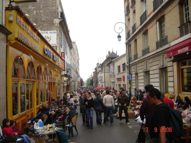 Maisons-Laffitte - brocante w centrum