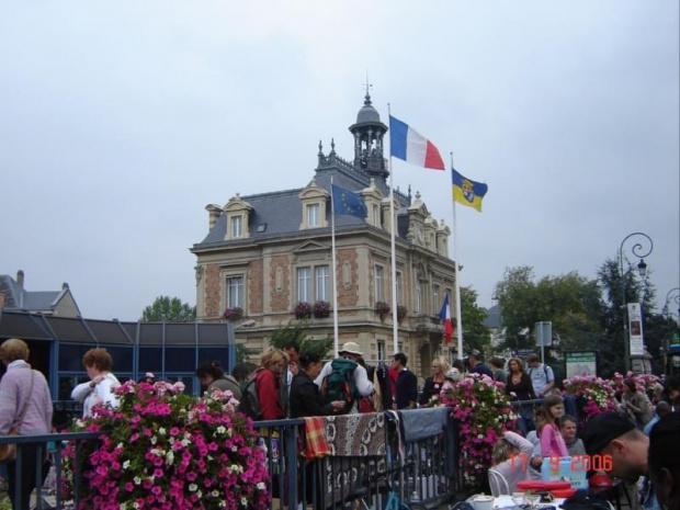 Maisons-Laffitte - brocante w centrum