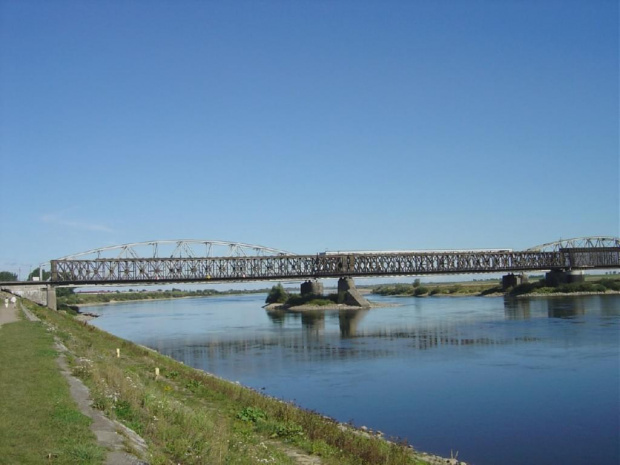 Drugi most-kolejowy powstał w latach 1888-1890, kiedy jeden most przestał wystarczać. #Most #Tczew