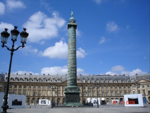 Paris I (1. dzielnica Paryża) - Place Vendôme, gdzie mieszkał Cyprian Norwid i skd po raz ostatni w życiu wyjechali Dodi Al-Fayed i Księżna Diana !