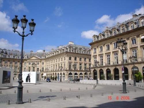 Paris I (1. dzielnica Paryża) - Place Vendôme, gdzie mieszkał Cyprian Norwid i sk?d po raz ostatni w życiu wyjechali Dodi Al-Fayed i Księżna Diana !