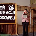 Apel z okazji Dnia edukacji Narodowej przygotowany przez koło teatralne ZSRCKu w Łodzierzy