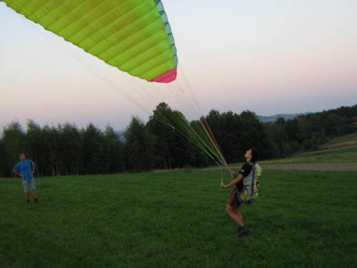 Twój samolot w plecaczku...hangar w szafie...paraglide :)