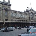 Paris X (10. dzielnica Paryża) - Gare du Nord (Dworzec Północny) - stšd odjeżdżajš TGV do Północy Francji, Eurostar do Anglii oraz Thalys do Belgii. Też stšd odjeżdżajš pocišgi do Luksemburga i Niemiec