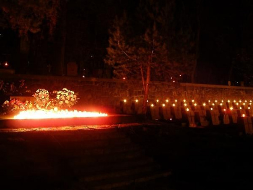 Wilenska Rossa cmentarzyk wojskowy w Dzien Zaduszny. #RossaCmentarz