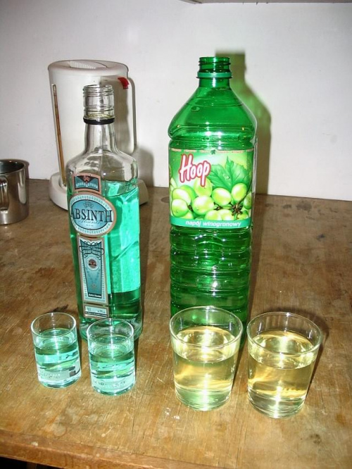 Absinth w akademiku... bez komentarza hehe ;p