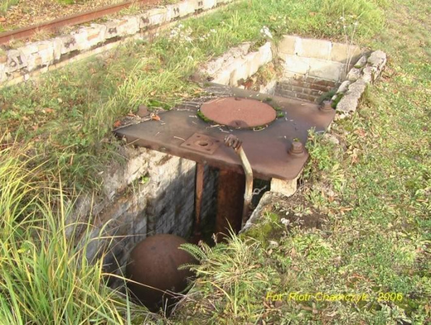 Czarnków - to pozostałość po żurawiu wodnym i urządzeniach do uzupełniania wody w wagonach. #PKP #stacja #StacjaKolejowa #Czarnków #dworzec