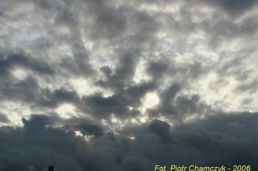 Szczecinek - ciemne chmury nad satcją. Cały czas mnie straszyły. #PKP #Szczecinek #dworzec #stacja #lokomotywownia