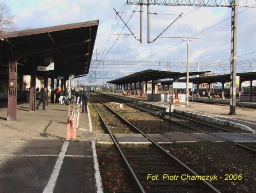 Dworzec w Szczecinku - widok na perony. #PKP #Szczecinek #dworzec #stacja #StacjaKolejowa