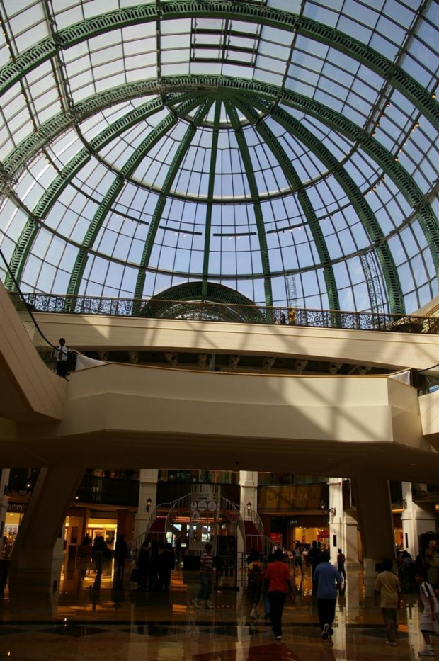 Mall of theEmirates, do tej pory najwieksze centrum handlowe w Dubaju, ale juz niedlugo powstana jeszcze dwa wieksze...