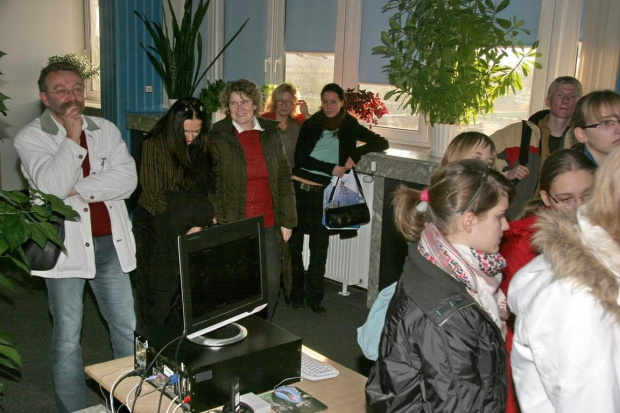 Wycieczka licealistów z II LO w Gdańsku dp Elektrociepłowni EC2. Oprowadzał inż. Brunon Stromski. Wycieczka w dniu 16-11-2006 #ec2 #wycieczka #elektrociepłownia