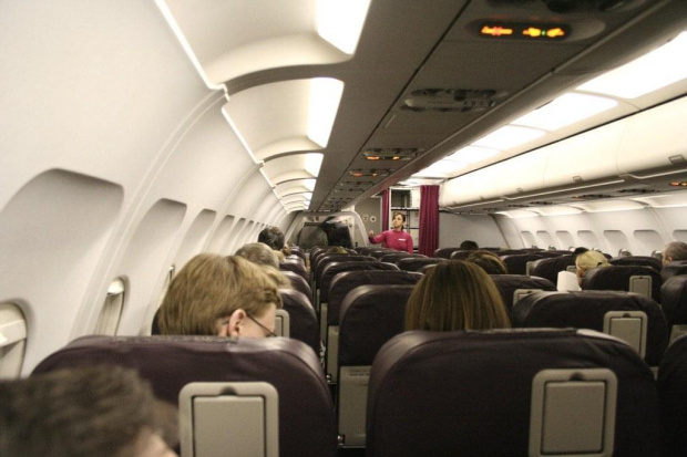 Kabina pasażerska Airbusa A320-200 linii WizzAir