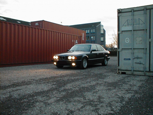 #e34