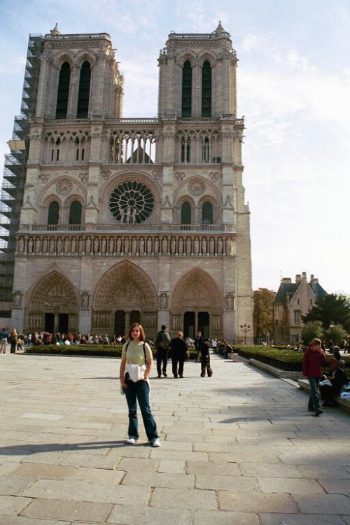 NOTRE DAME DE PARIS