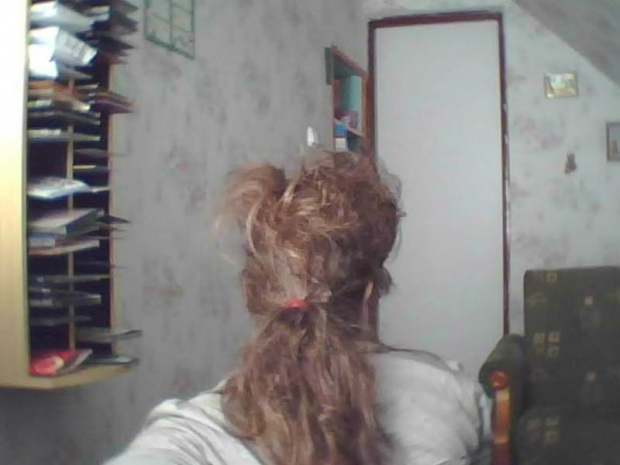 sama sobie ją robiłam nie potrzeba mi fryzjera :) :) :) :P