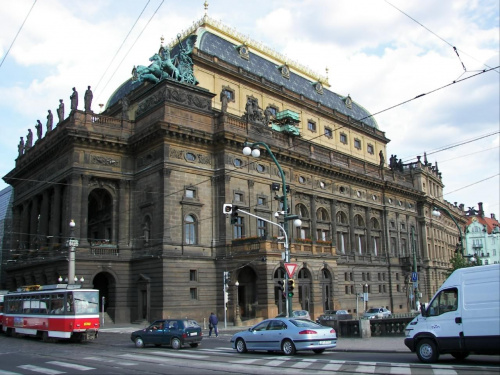Teatr Narodowy. Noworenesansowy budynek jest główną sceną trzech zespołów artystycznych #Praga #miasto #stolica