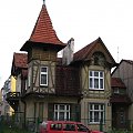 Róg ulic Krasińskiego i Konopnickiej. Ten domek zawsze kojarzy mi się z Chatką na kurzej łapce ;-) #Toruń #BydgoskiePrzedmieście