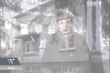 Specjalne wydanie głównych "Wiadomości" 13 grudnia 2006 roku - 25. rocznica ogłoszenia stanu wojennego.
www.TVPmaniak.tv.pl #tvp #tvp1 #wiadomości #gawryluk #dorota #StanWojenny #tvpmaniak