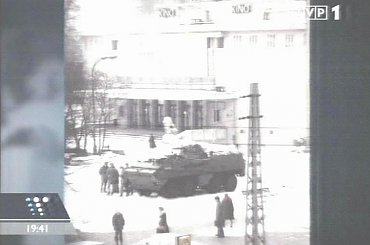 Specjalne wydanie głównych "Wiadomości" 13 grudnia 2006 roku - 25. rocznica ogłoszenia stanu wojennego.
www.TVPmaniak.tv.pl #tvp #tvp1 #wiadomości #gawryluk #dorota #StanWojenny #tvpmaniak