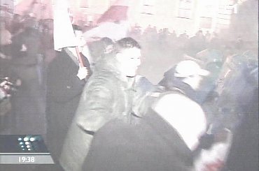 Specjalne wydanie głównych "Wiadomości" 13 grudnia 2006 roku - 25. rocznica ogłoszenia stanu wojennego.
www.TVPmaniak.tv.pl #tvp #tvp1 #wiadomości #gawryluk #dorota #StanWojenny #tvpmaniak