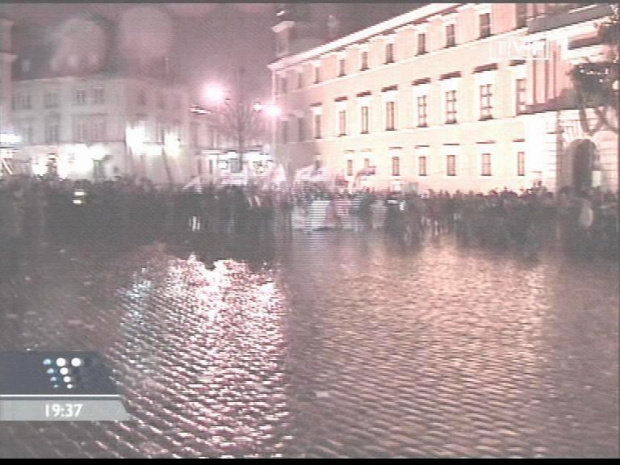 Specjalne wydanie głównych "Wiadomości" 13 grudnia 2006 roku - 25. rocznica ogłoszenia stanu wojennego.
www.TVPmaniak.tv.pl #tvp #tvp1 #wiadomości #gawryluk #dorota #StanWojenny #tvpmaniak