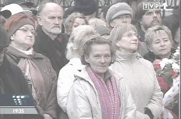 Specjalne wydanie głównych "Wiadomości" 13 grudnia 2006 roku - 25. rocznica ogłoszenia stanu wojennego.
www.TVPmaniak.tv.pl #tvp #tvp1 #wiadomości #gawryluk #dorota #StanWojenny #tvpmaniak